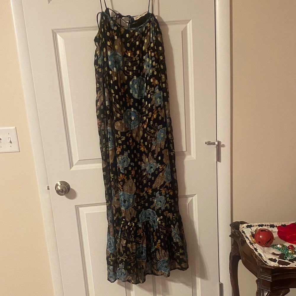 NATURAL LIFE Floral dress in Black and Blue